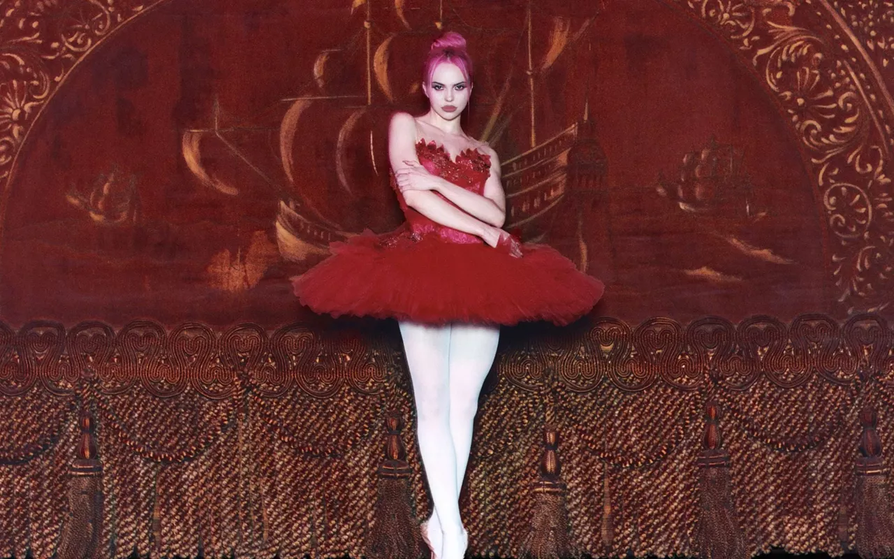 Image: AD&Eacute;LA: The Red Bottoms Tour