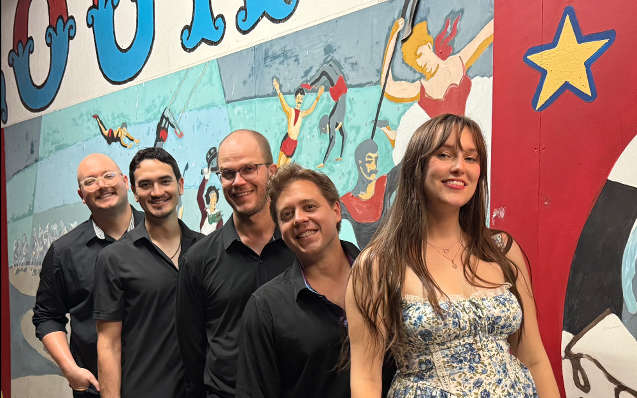 Image: AllisonRand with Ohio River Valley at Carousel Lounge