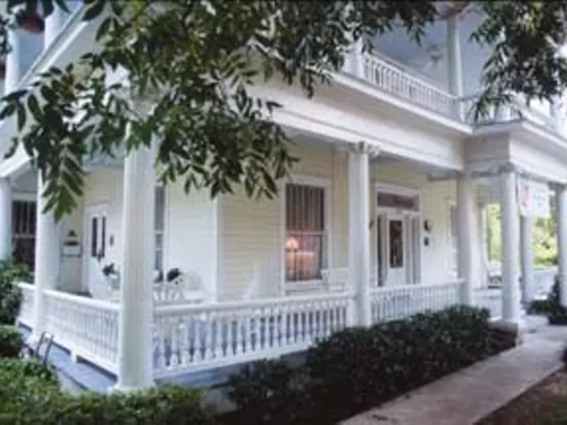 Image: Architecture & Lodging