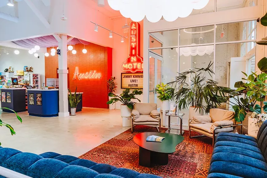SERVICE_AustinVisitorCenter_Photo-by-Chad-Wadsworth.jpg