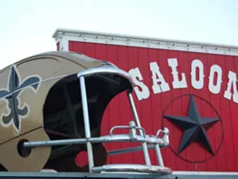 Image: Best Football Helmet for a Giant Saint