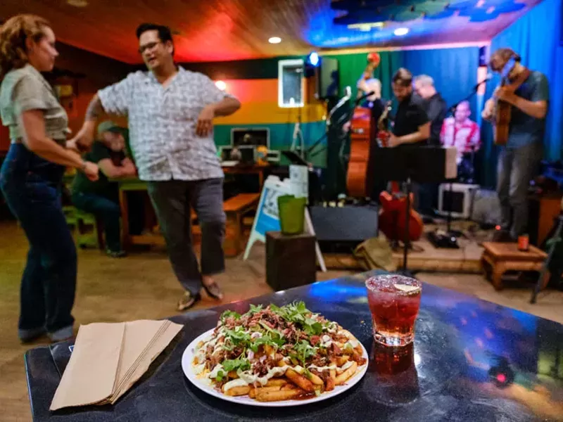 Image: Best Texas-Inspired Vietnamese Smokehouse to Sip a Cocktail by Dim Light and See Live Bands