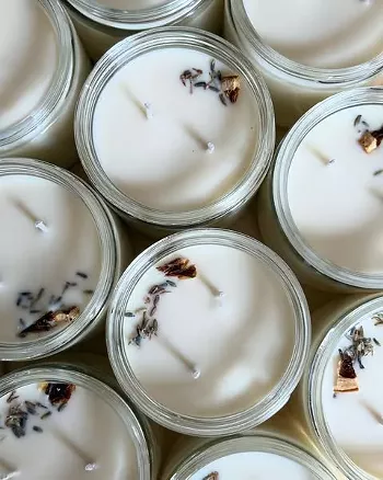 Image: Holiday Candle Making