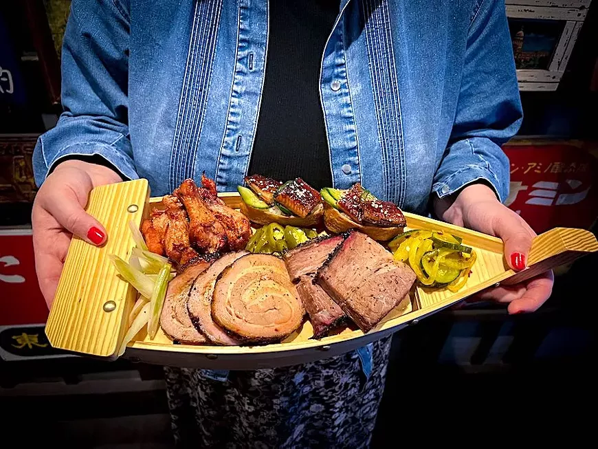 foodnewsbuffet.kemuritatsu-ya.brisketboat.photobymichellerivera.webp