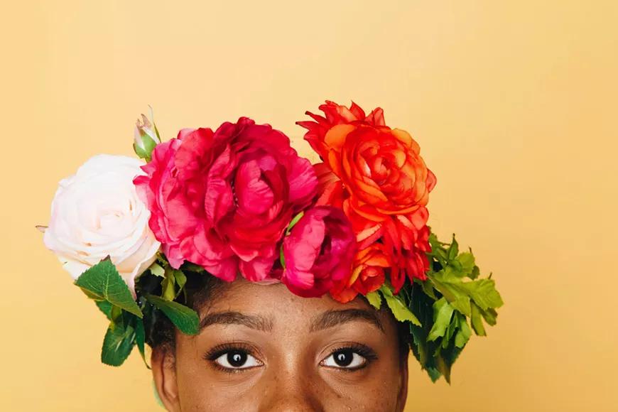 39._kids_create__frida_kahlo_flower_crowns_photo_by_autumn_g.webp