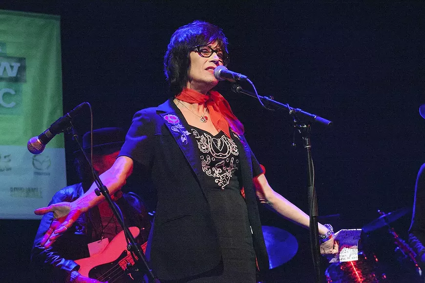 Rosie Flores