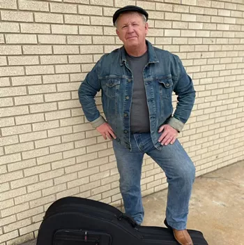 Image: Live Music on Lake Travis - Steve the Brit