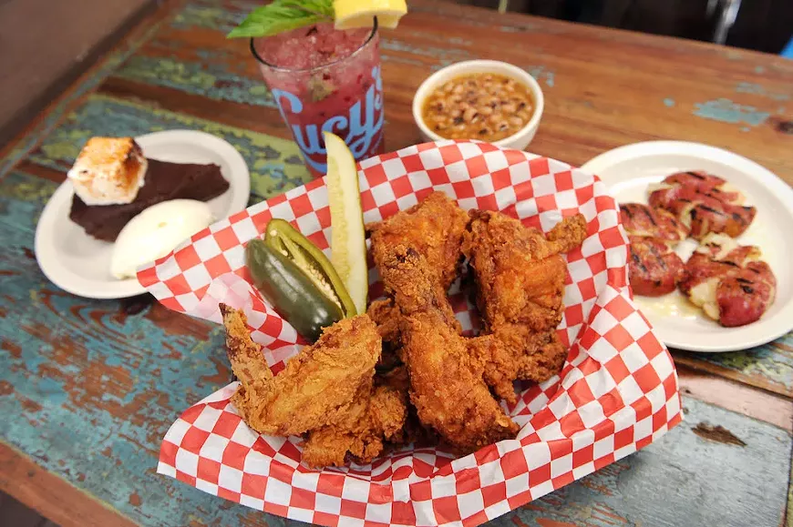 food_lucysfriedchicken2-2.webp