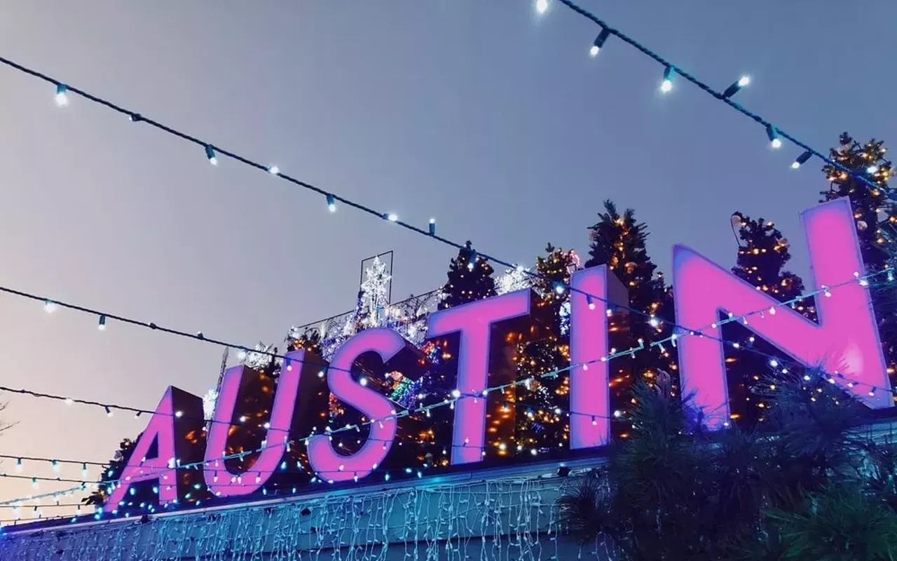 Image: Mozart's 2020 COVID-Cautious Christmas Light Show