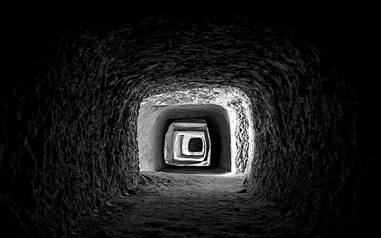 Image: Northern-Southern Gallery: Going Down