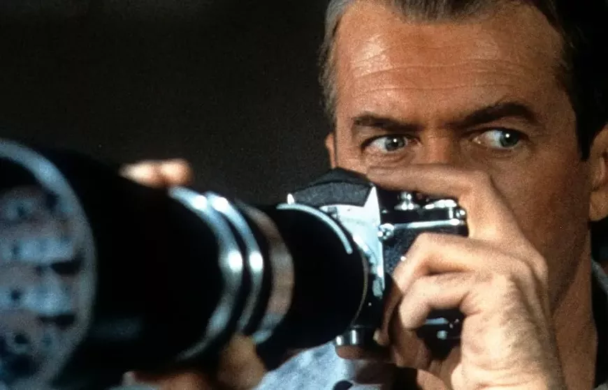 37._rear_window_film_still.webp