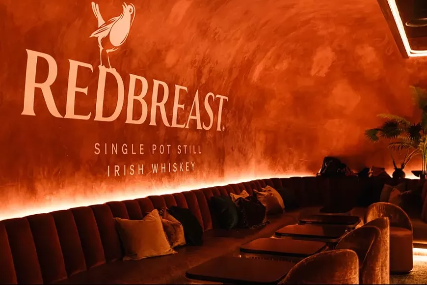 redbreast_unhidden_bar.webp