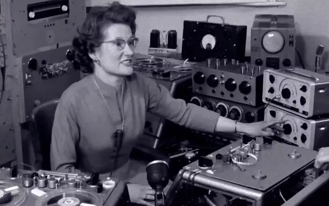 Image: Sisters With Transistors With Discussion and Live Music: Doc Nights