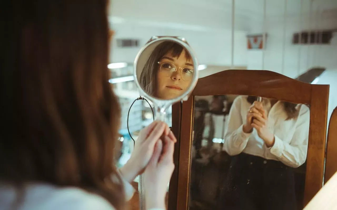 Image: Strange Bangs (single release), daphne falls