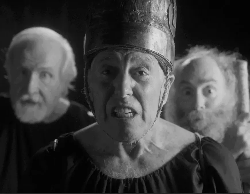 30.-The-Wasps-film-still.jpg