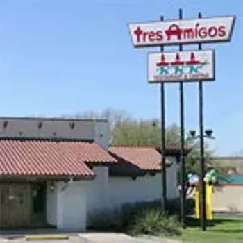 Image: Tres Am&iacute;gos Restaurant & Cantina