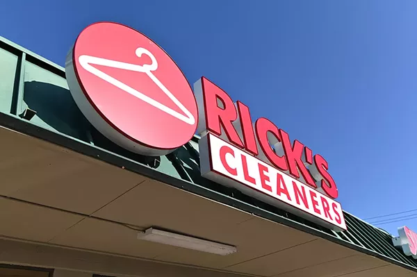 Dry Cleaner