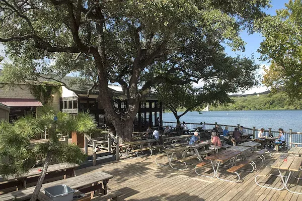 Lakeside Dining