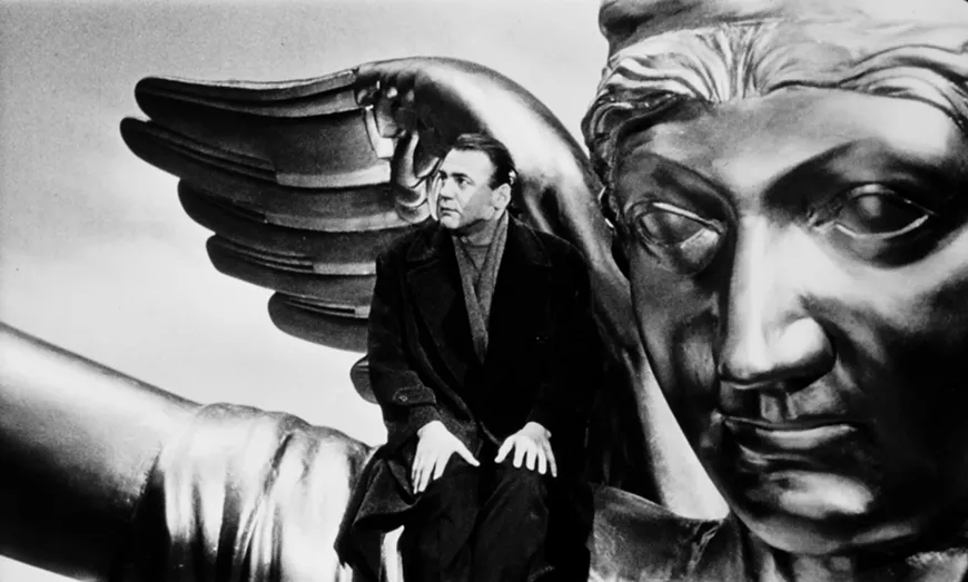 wings_of_desire_film_still.webp